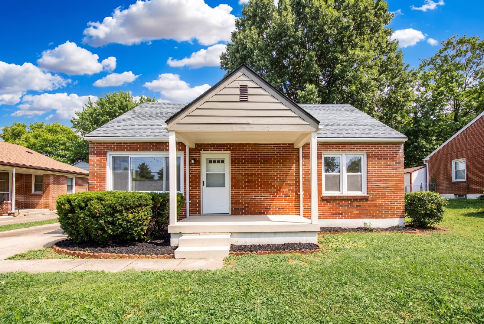 906 Lombardy Dr